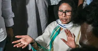 ১৫ বছরের শাসনের অবসান; পশ্চিমবঙ্গে বদলে গেলো মমতার ভাগ্য